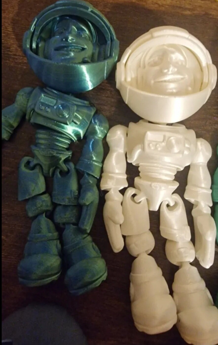 Out-of-This-World Decor: Quirky 3D-Printed Astronaut Figure