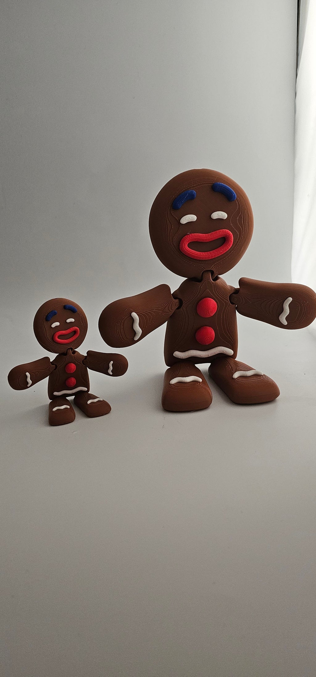 3D Printed Gingerbread Couple Keyrings: Festive Stocking Stuffers