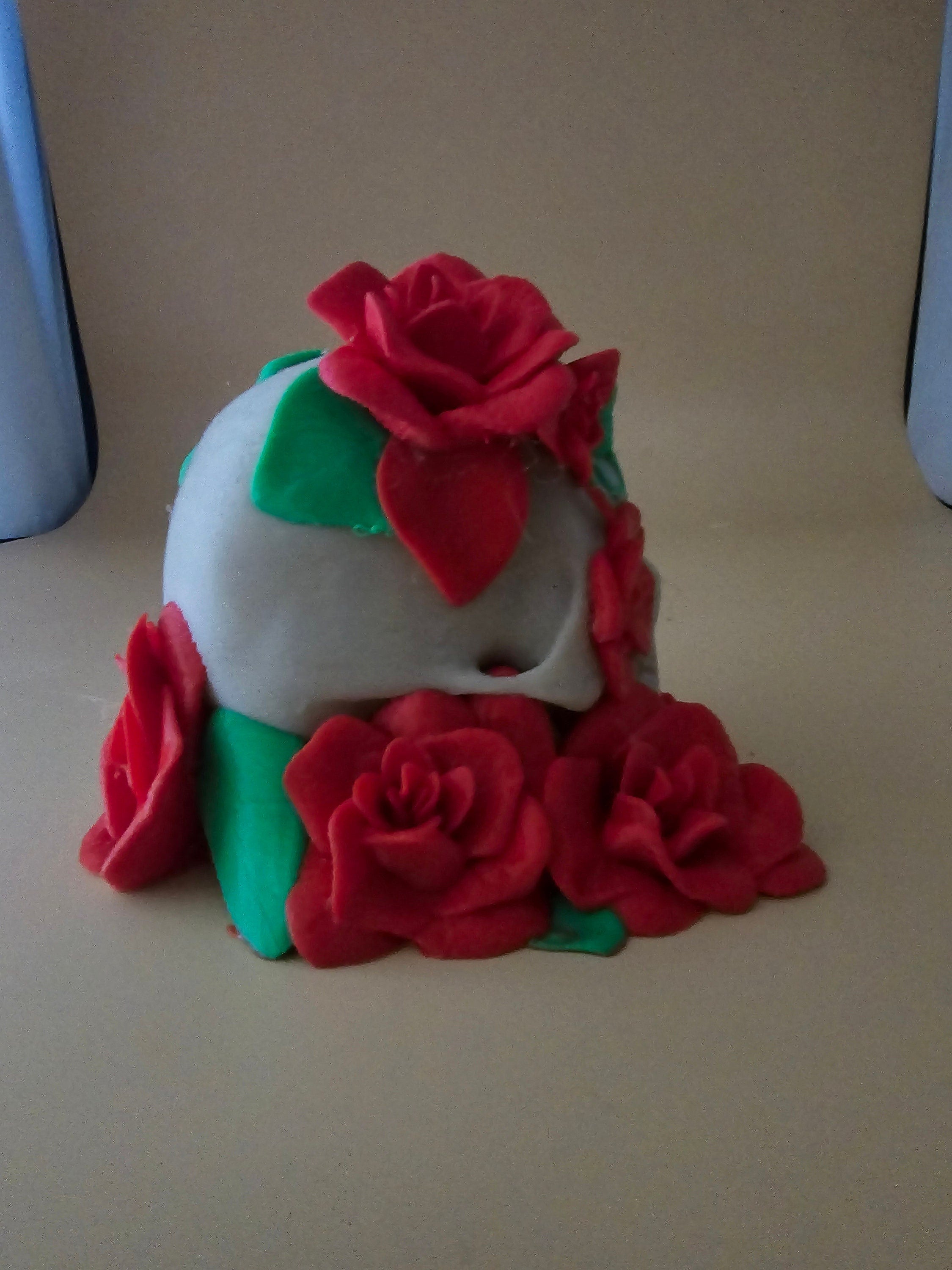 3D printed skull and roses halloween figure 3.5 inch