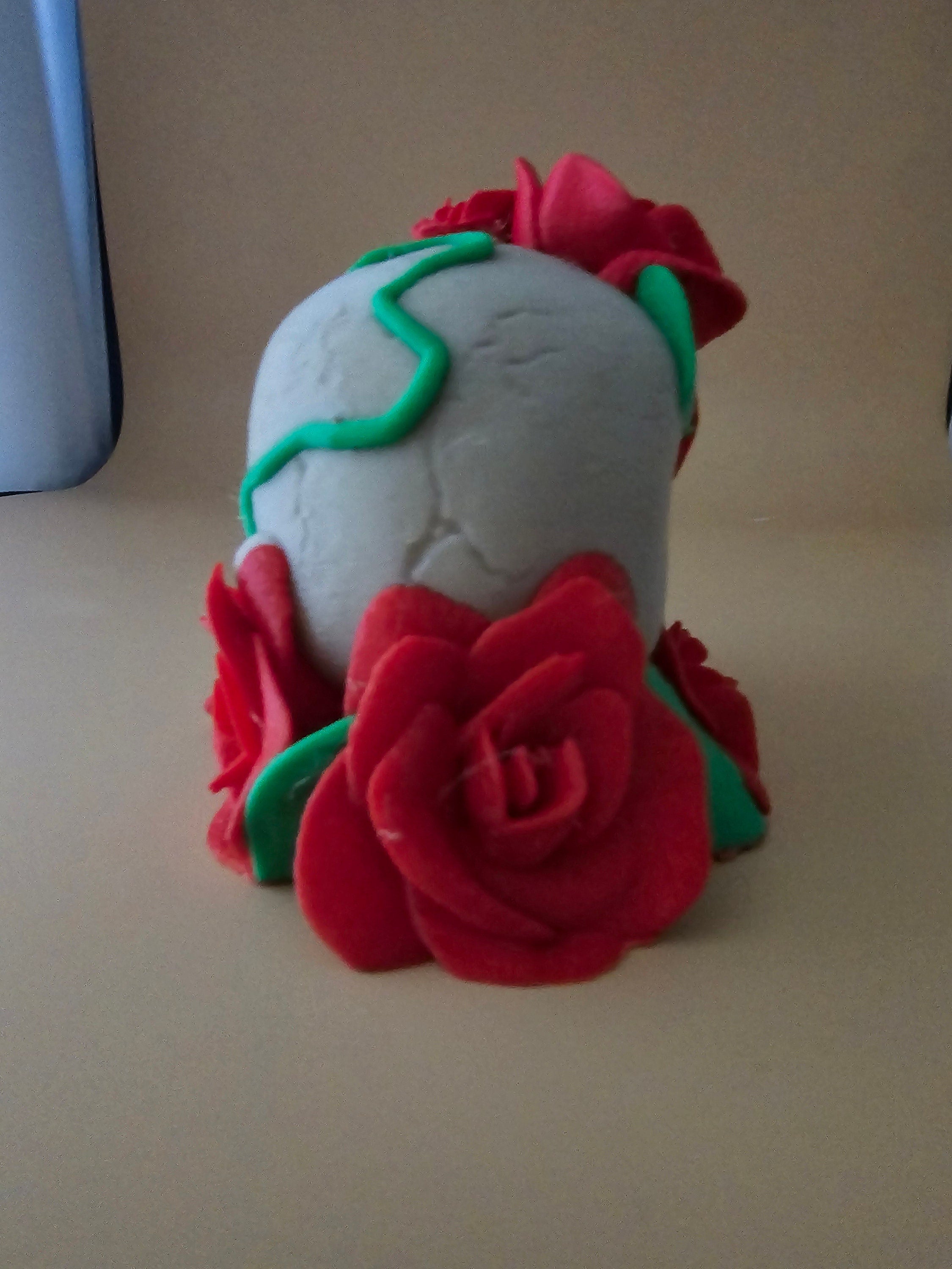 3D printed skull and roses halloween figure 3.5 inch