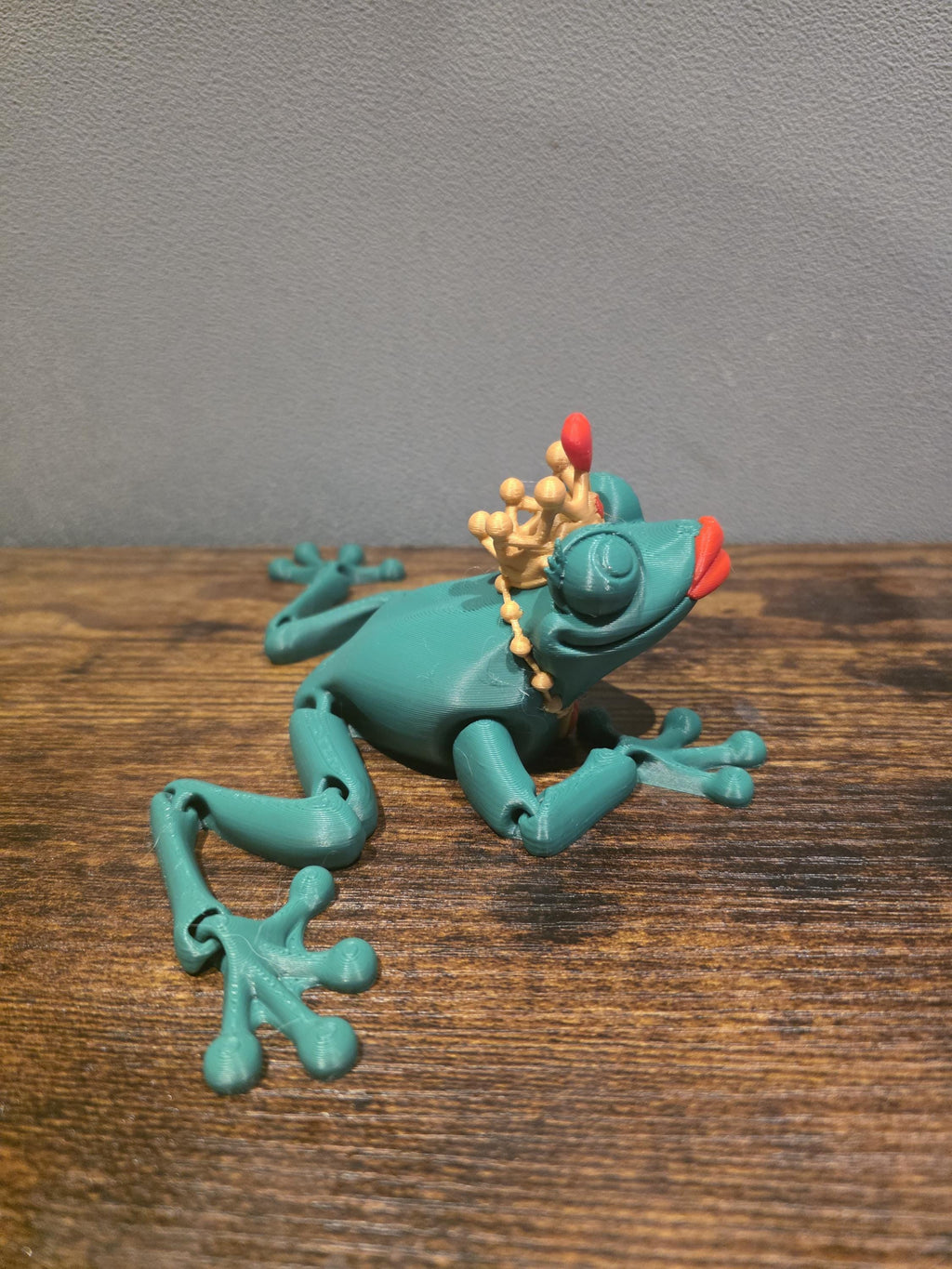 3D printed articulated princess frog