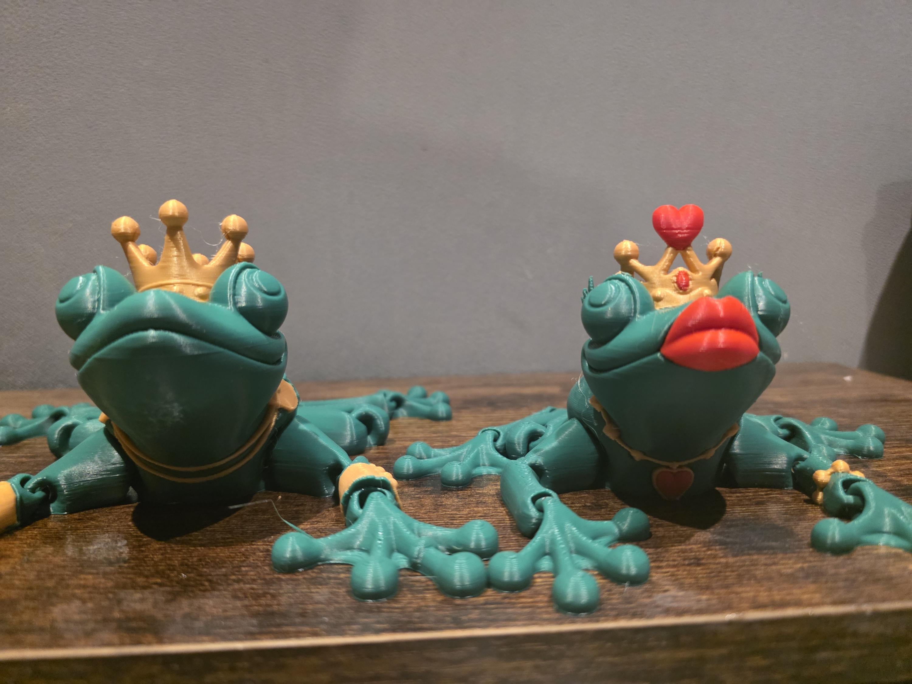 3D printed articulated princess frog